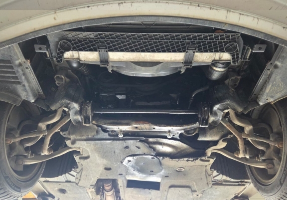 Cache sous moteur et de la radiateur BMW Seria 5  E60/E61 pare-chocs avant de série