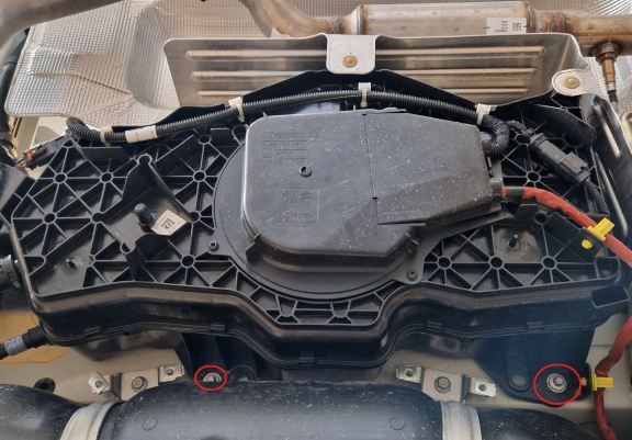 Cache de protection réservoir AdBlue Toyota Proace Max